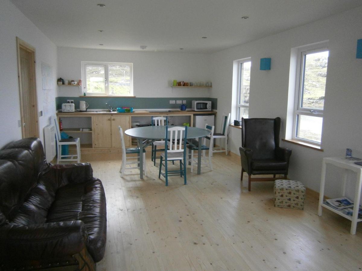 Otter Bunkhouse Hostel Cairisiadar Εξωτερικό φωτογραφία